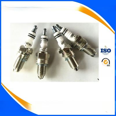 WR7LTC 2 स्पार्क प्लग VW स्पार्क प्लग जीओएल कार मॉडल इंजन प्रदर्शन में सुधार के लिए