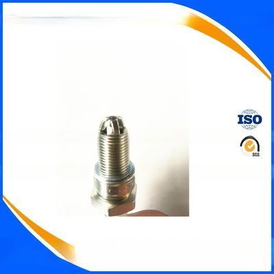 WR7LTC 2 स्पार्क प्लग VW स्पार्क प्लग जीओएल कार मॉडल इंजन प्रदर्शन में सुधार के लिए