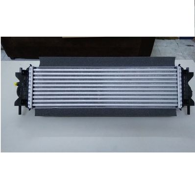 निसान नवर NP300 रेनॉल्ट अलास्का 2.5 dCi 4x4 144614KV1A 2014- शीर्ष के लिए इंटरकूलर