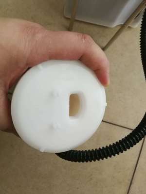 इन-टैंक ईंधन फ़िल्टर OE NO. 77024-42011 टोयोटा लेक्सस NX Rav4 के लिए आयातित फ़िल्टर पेपर के साथ